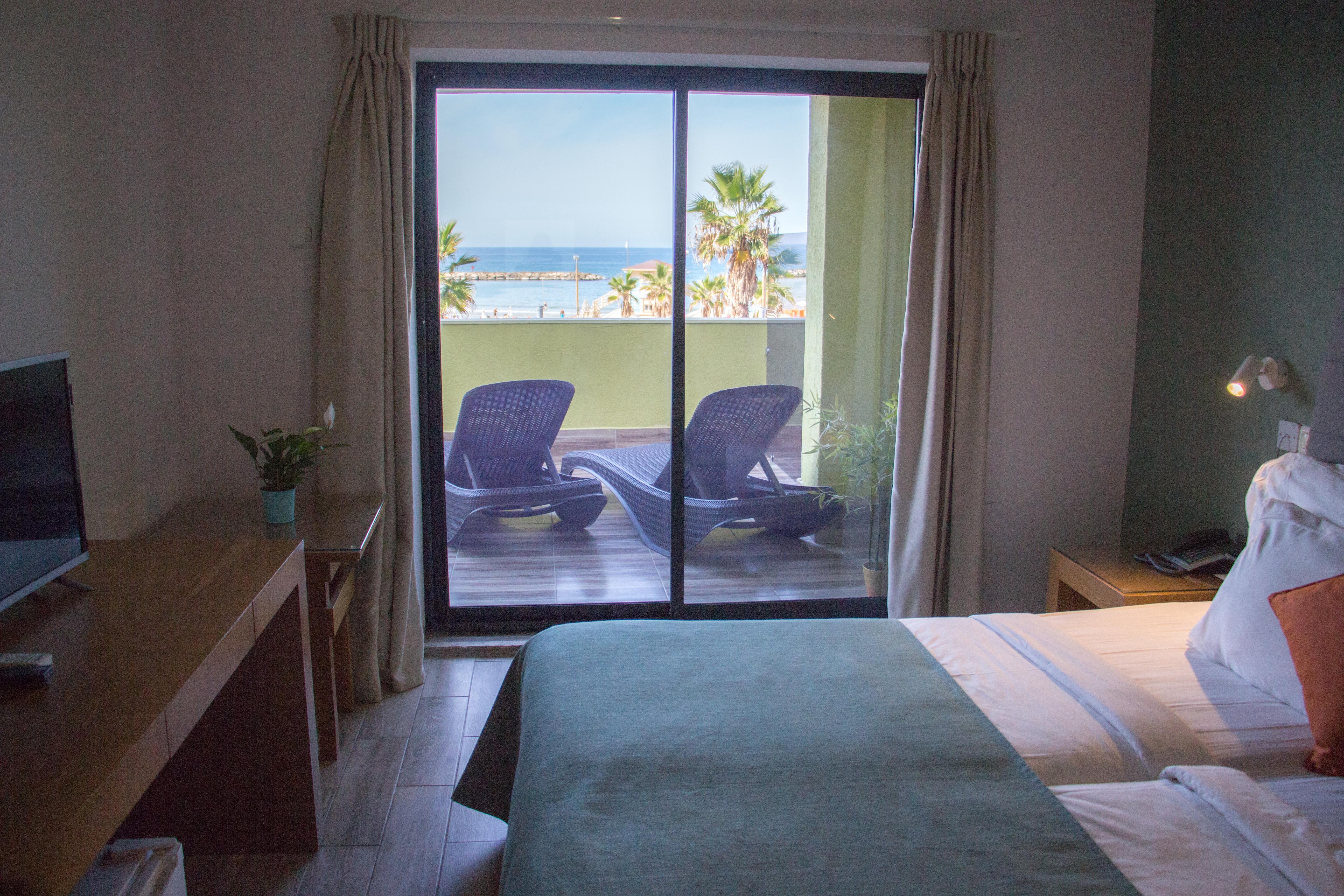 Golden Beach Hotel Тель-Авів Екстер'єр фото